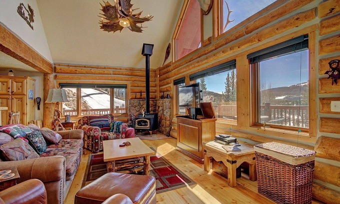 Huron Heights Cabin | Barton 4 Bedroom Home by RedAwning