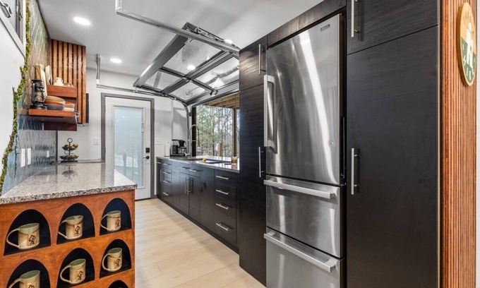 Stanton Cabin | Base Camper Inn|RRG|NEW|Hot Tub