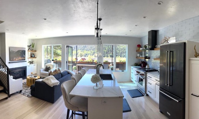 Telluride House | Basecamp at Valley Floor - views and wildlife!