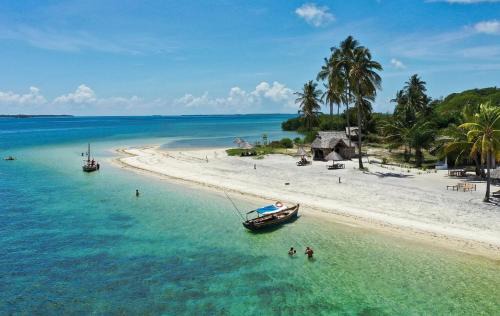 Mafia Island Hotel | Basecamp Mafía Island