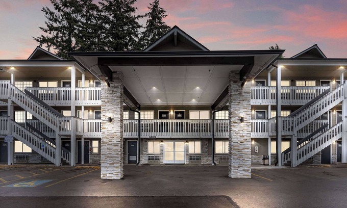 Puyallup Hotel | Basecamp Puyallup a Travelodge by Wyndham