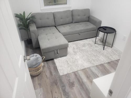 Collingdale Apartment | Basement Retreat BY THE AIRPORT
