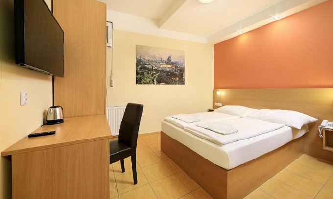 Stare Mesto Apartment | Basement Room Old Town