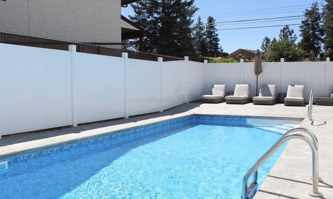 Okanagan-Similkameen House | Basement Suite with Shared Pool