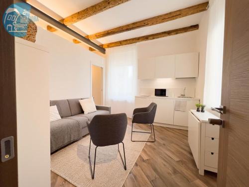 Altipiano Est Apartment | Basovizza 3 Alessandro Tirabora Short Rent