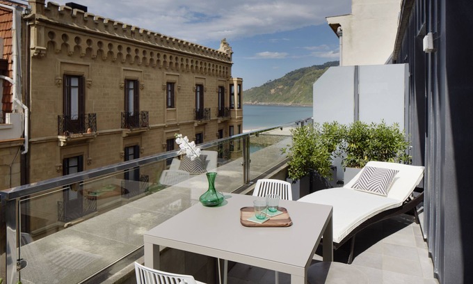 Old Town Apartment | Basque Terrace by FeelFree Rentals
