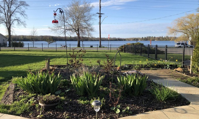 Elk Rapids House | Bass Lake Views & Access. Walk Downtown Elk Rapids.