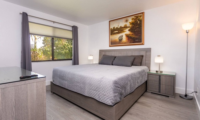 Clewiston Apartment | Bass & Sun Condominium Pool View ! 2/2 Bedroom
