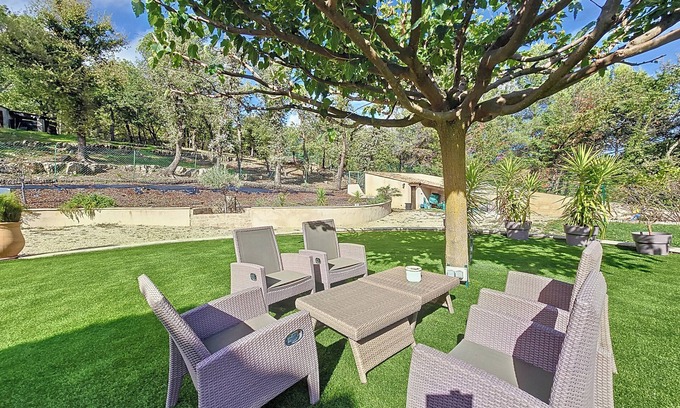 Mimet Villa | Bastide 9 pers near Aix en Provence