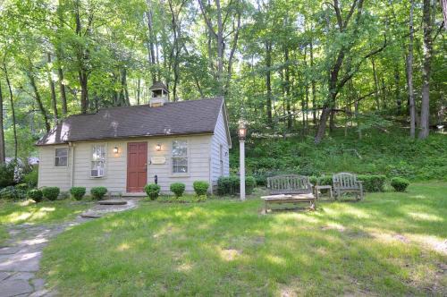 Berkeley Springs House | Bathkeepers Cottage
