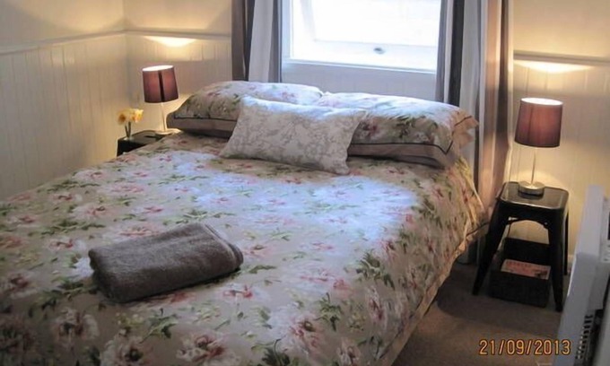 Hobart Central Business District House | Bathurst St cottage charm