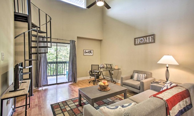 Highlands - Perkins Apartment | Baton Rouge Condo Less Than 3 Mi to Tiger Stadium!