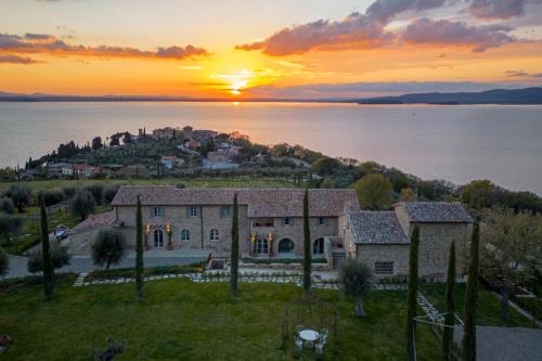 Monte del Lago Villa | Battisole Luxury Villa by Great Stays