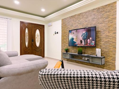 Taman Seri Gombak House | Batu Caves Cozy 2 Storey House with Free Netflix