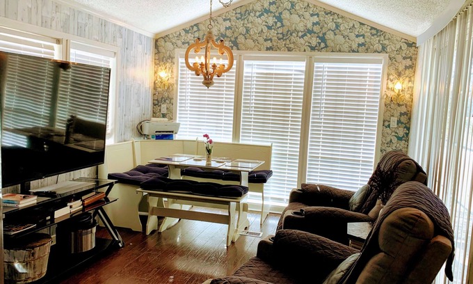 Boerne Cabin | Bavarian Cabin @ HomeAway Ranch & Noah Animal Sanctuary