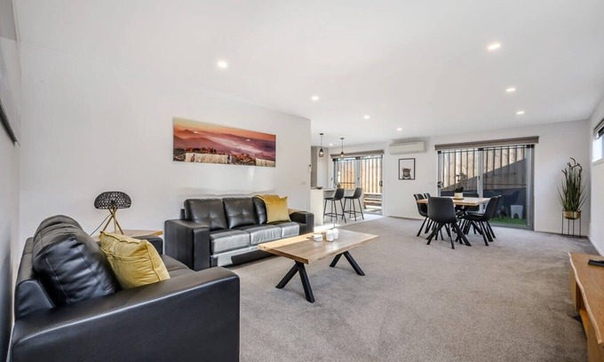 Blackmans Bay Villa | "Bay Abode" New Unit 2 Bed 2 Bath. 15 min to CBD