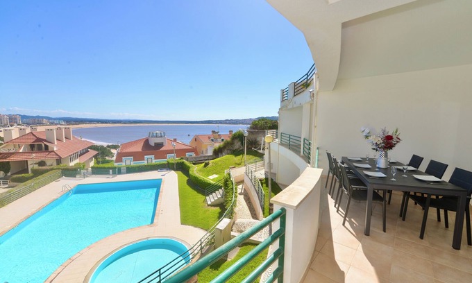 Sao Martinho do Porto Apartment | Bay - Apartment with sea view, 65 m. from the beach with Wi-Fi, pool and garage