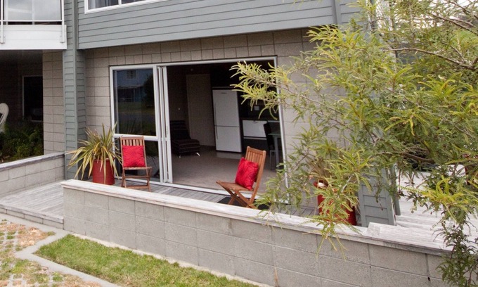 Cooks Beach Apartment | Bay Breeze Accommodation
