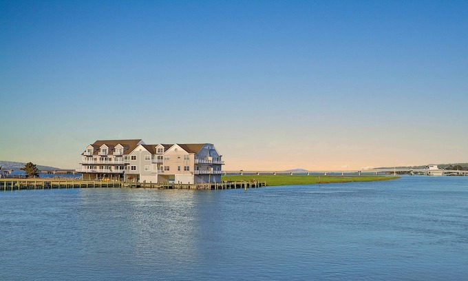 Chincoteague House | Bay Daze - Waterfront townhome w private boat dock!