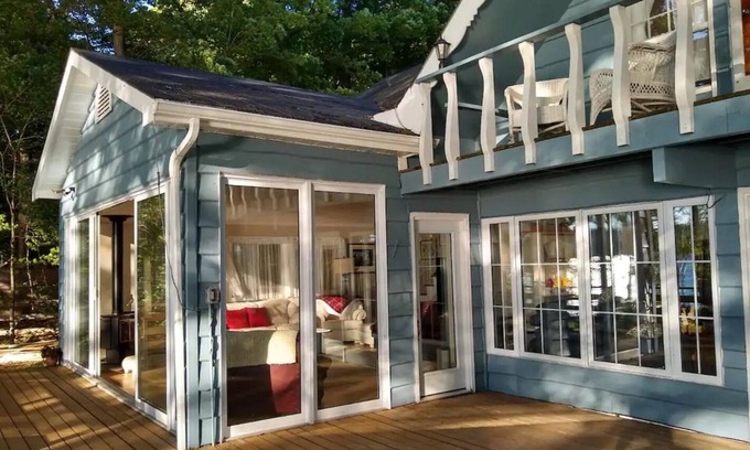 Prince Edward House | BAY DREAM Waterfront Clear, Warm, and Shallow.The best in the County