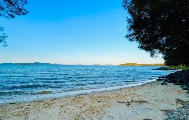 Tanilba Bay House | Bay Getaway - Beach, Nature walks and a Two Storey House
