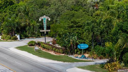 Rock Harbor Cabin | Bay Harbor Lodge