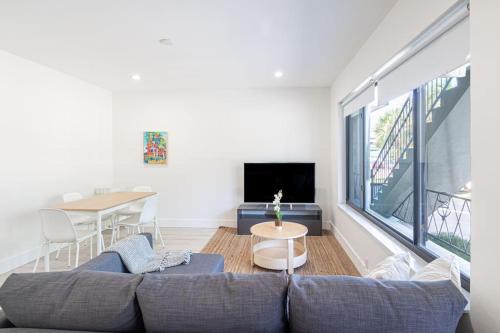 Bay Harbor Islands Apartment | Bay Harbor Unit 3 Lovely 2 Bed 1 Bath Apartment