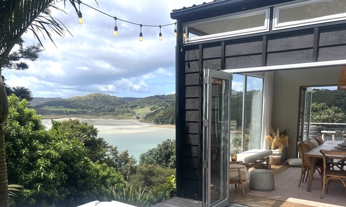 Ostend House | Bay Hideaway - Stay Waiheke