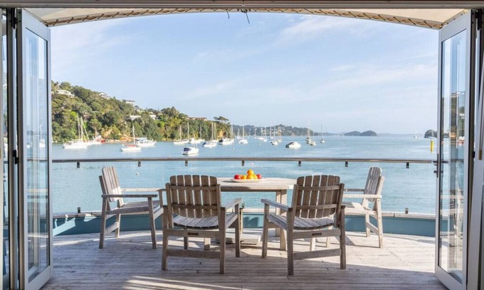 Opua Apartment | Bay of Islands Boathouse Apartment-The Bridge
