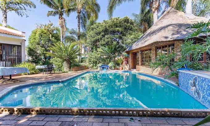 Baileys Muckleneuk House | Bay Tree Guest House