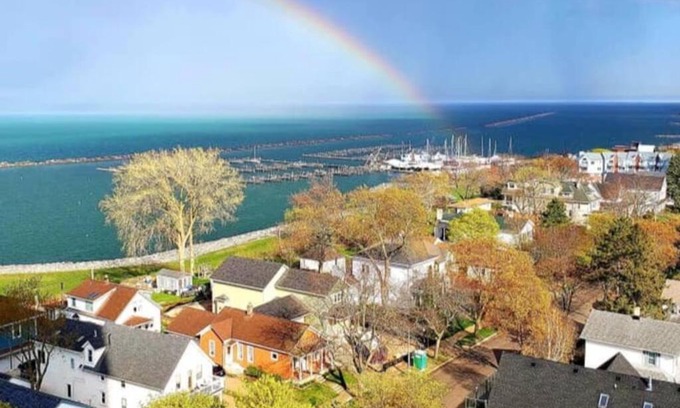 Bay View House | Bay View -Lake View- Classic Look New Construction