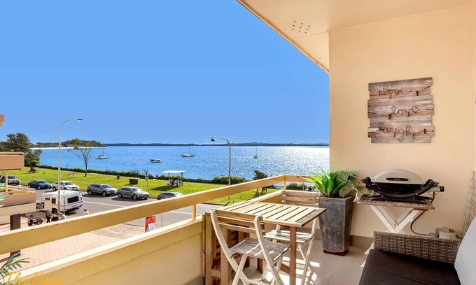 Shoal Bay Apartment | Bay Village No.7 Shoal Bay - Opposite Shoal Bay Beach