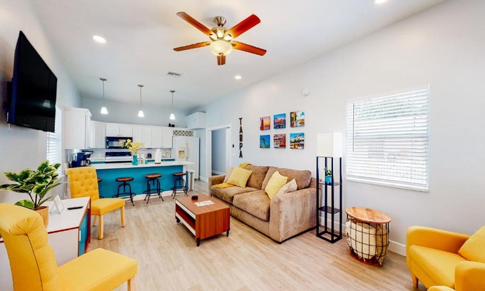 Tampa House | Baycation on Arch