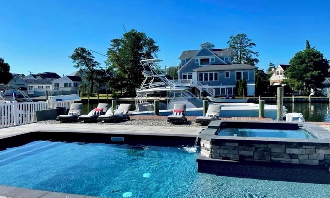 Brick House | Bayfront Gem: 7BR Beach House Pool & Private 51ft Boat Dock