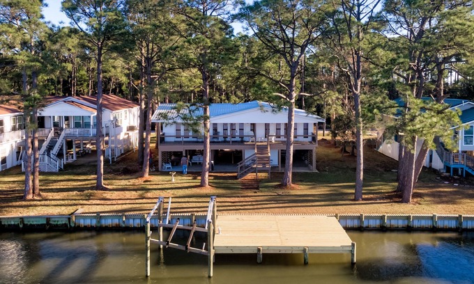 Dauphin Island House | Bayfront, Pier, Boat Friendly, Close to everything! Bayfront Bungalow