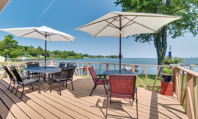 Red Creek Cottage | Bayfront Red Creek Vacation Rental w/Boat Dock!