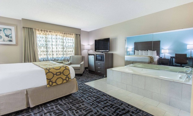 Joliet Hotel | Baymont by Wyndham Joliet