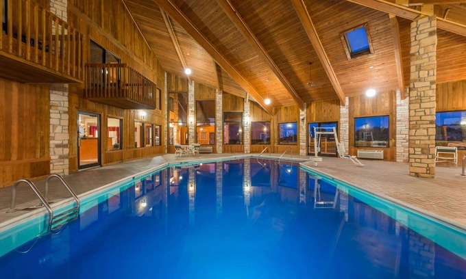 Metropolis Hotel | Baymont by Wyndham Metropolis