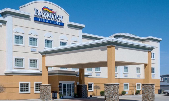 Minot Hotel | Baymont by Wyndham Minot