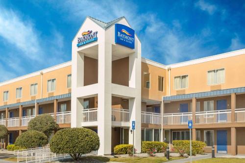Savannah Hotel | Baymont by Wyndham Savannah Midtown