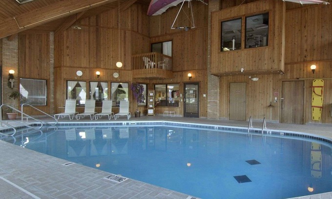 Whitewater Hotel | Baymont by Wyndham Whitewater
