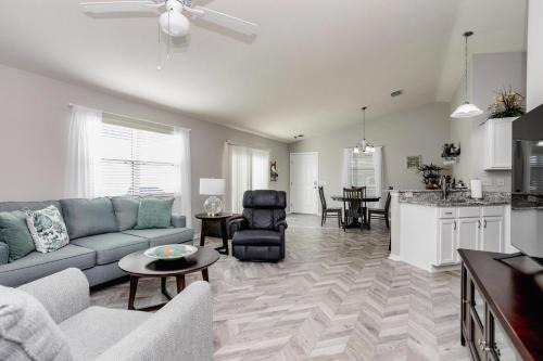 Buttonwood Villa | Bayport - Villagepeople