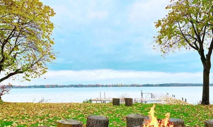 Ramara House | Bayshore Waterfront|Firepit|Shallow Entry|Sauna