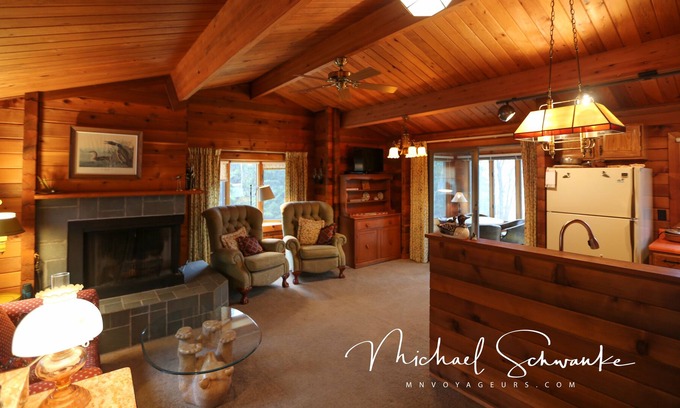 Crane Lake Cabin | Bayside Cedar Cabin & Bunkhouse