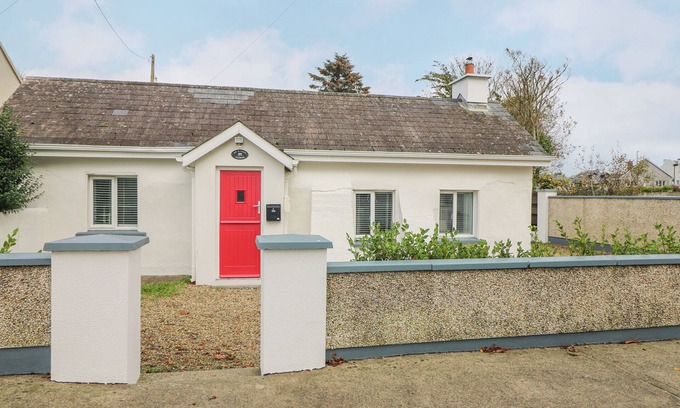 Rosslare Cottage | BAYSIDE COTTAGE, pet friendly in Rosslare Strand, County Wexford