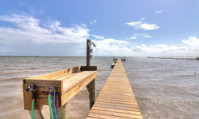 Bayside Cottage | Bayside Getaway 2 Bedroom Cottage by Redawning