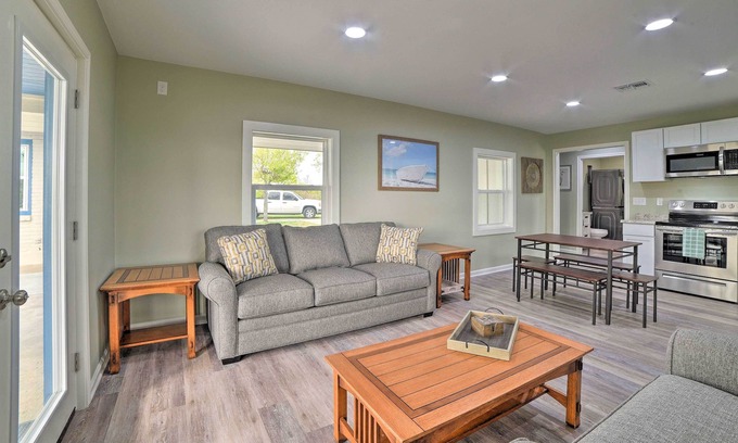 Bayside House | Bayside Getaway w/ Pool Access and Private Pier!