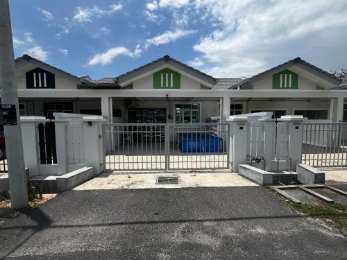 Ayer Panas House | Bayu Laut Homestay (Anjung Gapam)