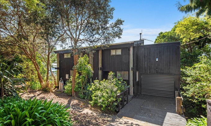 Helena Bay House | Bayview Beauty - Helena Bay Holiday Home