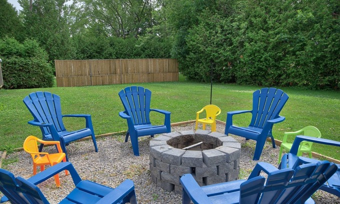 Zurich Cottage | Bayview Breezes! Golf, Sun And Relax!